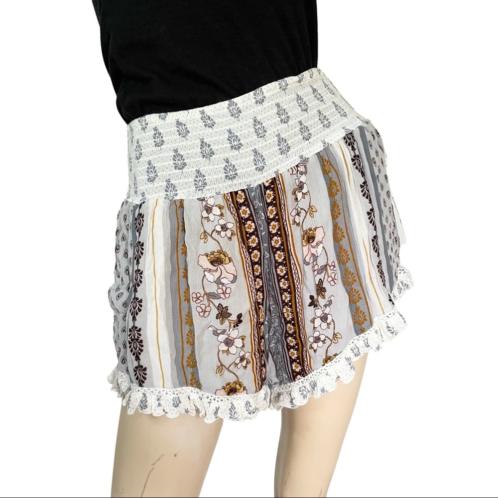 AQUA floral paisley boho beach lounge shorts M
